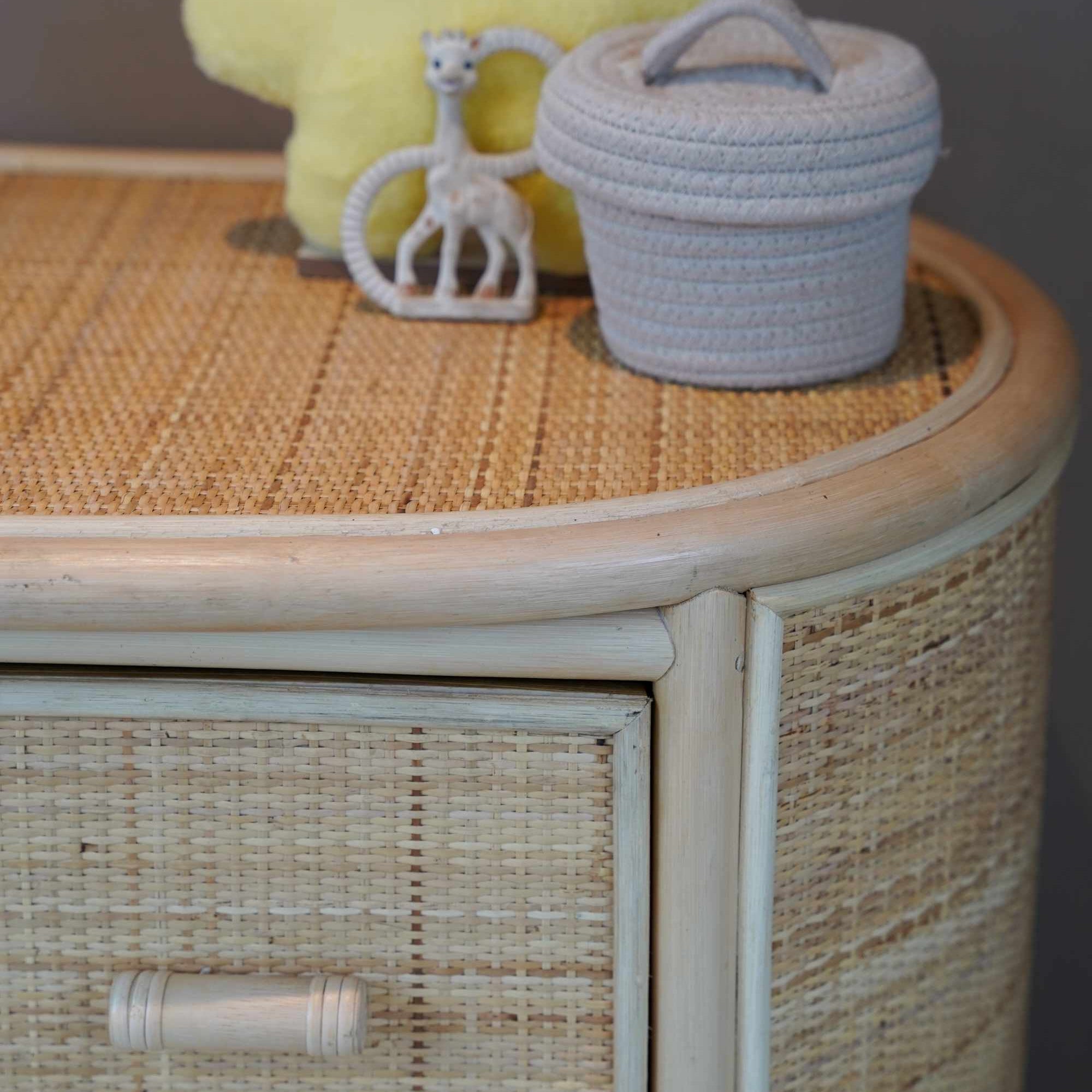 Commode kast ovaal rotan coco detail bovenblad